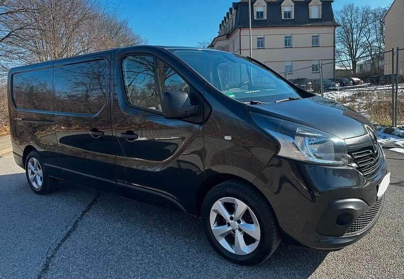 Gebraucht Renault Trafic 145 PS (106 kW) 2017 Schwarz Van / Kleinbus