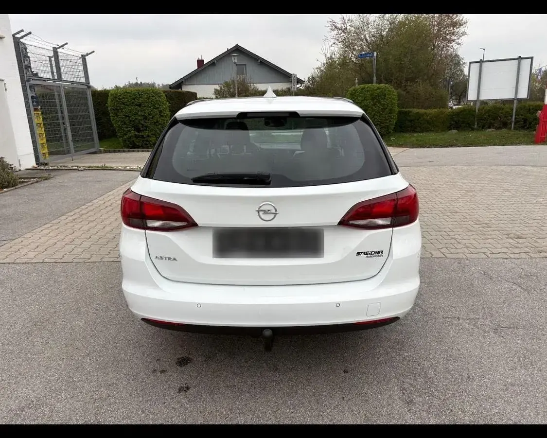 Gebraucht Opel Astra 136 PS (100 kW) 2018 Weiß Kombi