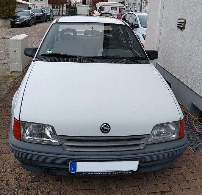 Gebraucht Opel Kadett 75 PS (55 kW) 1989 Weiß Kleinwagen