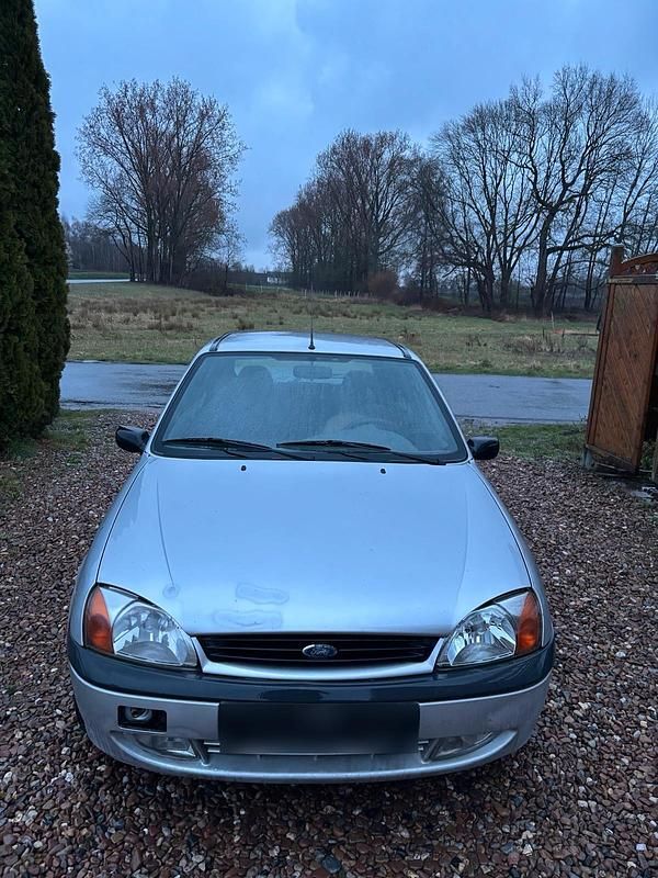 Gebraucht Ford Fiesta 75 PS (55 kW) 2000 Silber Kleinwagen