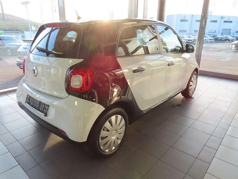 Second-hand Smart ForFour 71 CP (52 kW) 2019 Negru Hatchback