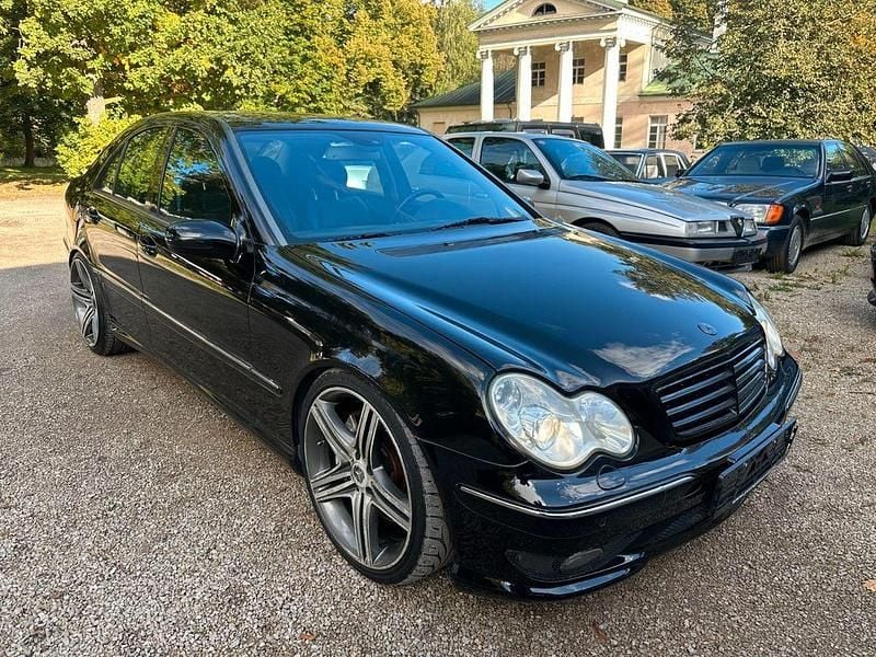 Schwarz Gebraucht 2001 Mercedes C32 AMG AMG Limousine | 9.800 € (Superpreis) - Bild 1/4