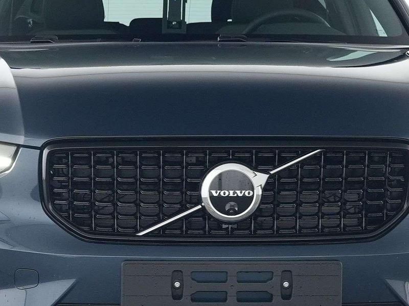 Gebraucht Volvo XC40 Plus 163 PS (119 kW) 2025 Blau SUV