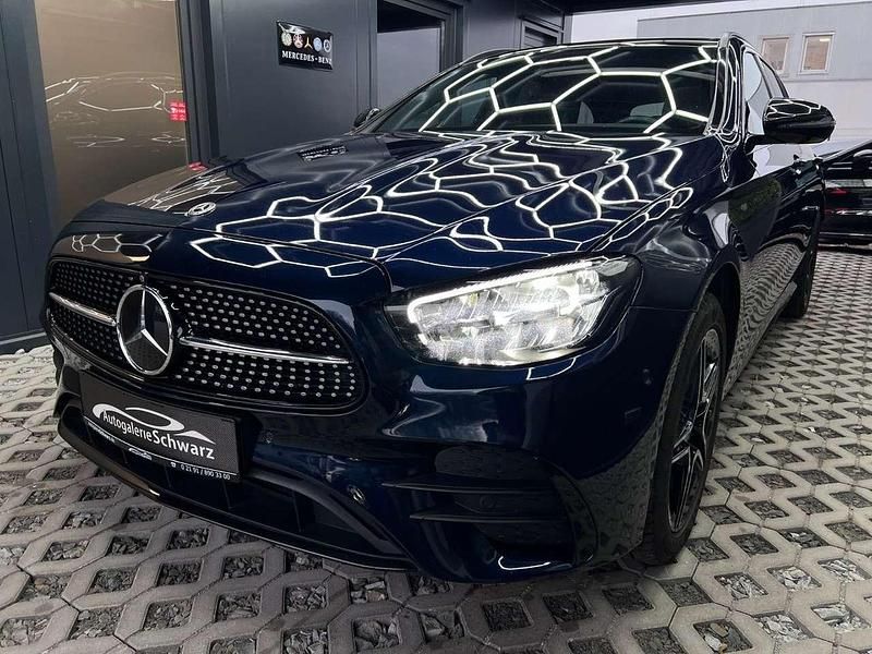 Gebraucht Mercedes E300 AMG 306 PS (225 kW) 2022 Amg nautikblau metallic Kombi