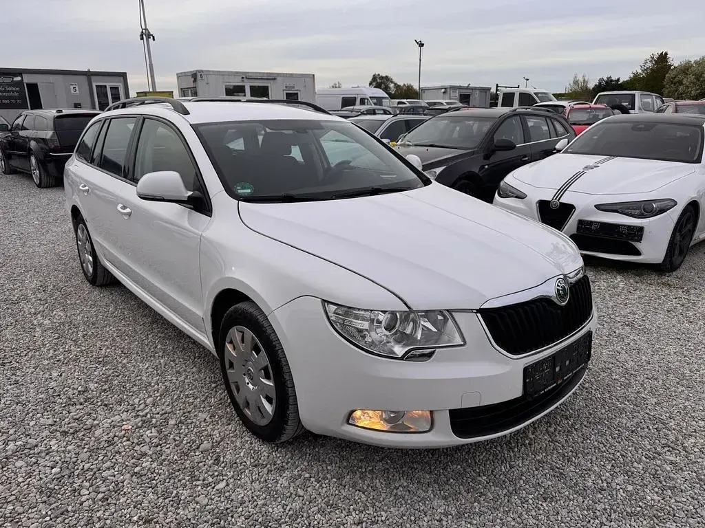 Gebraucht Skoda Superb 170 PS (125 kW) 2011 Weiß Limousine