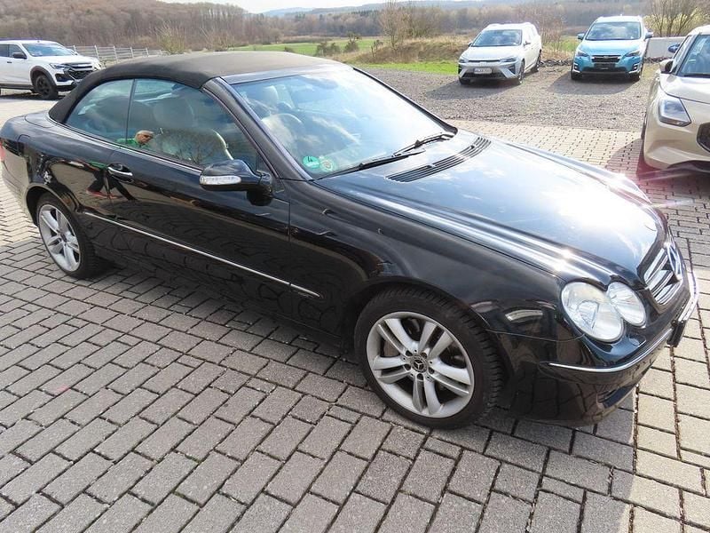Gebraucht Mercedes CLK320 224 PS (164 kW) 2008 Schwarz Cabrio