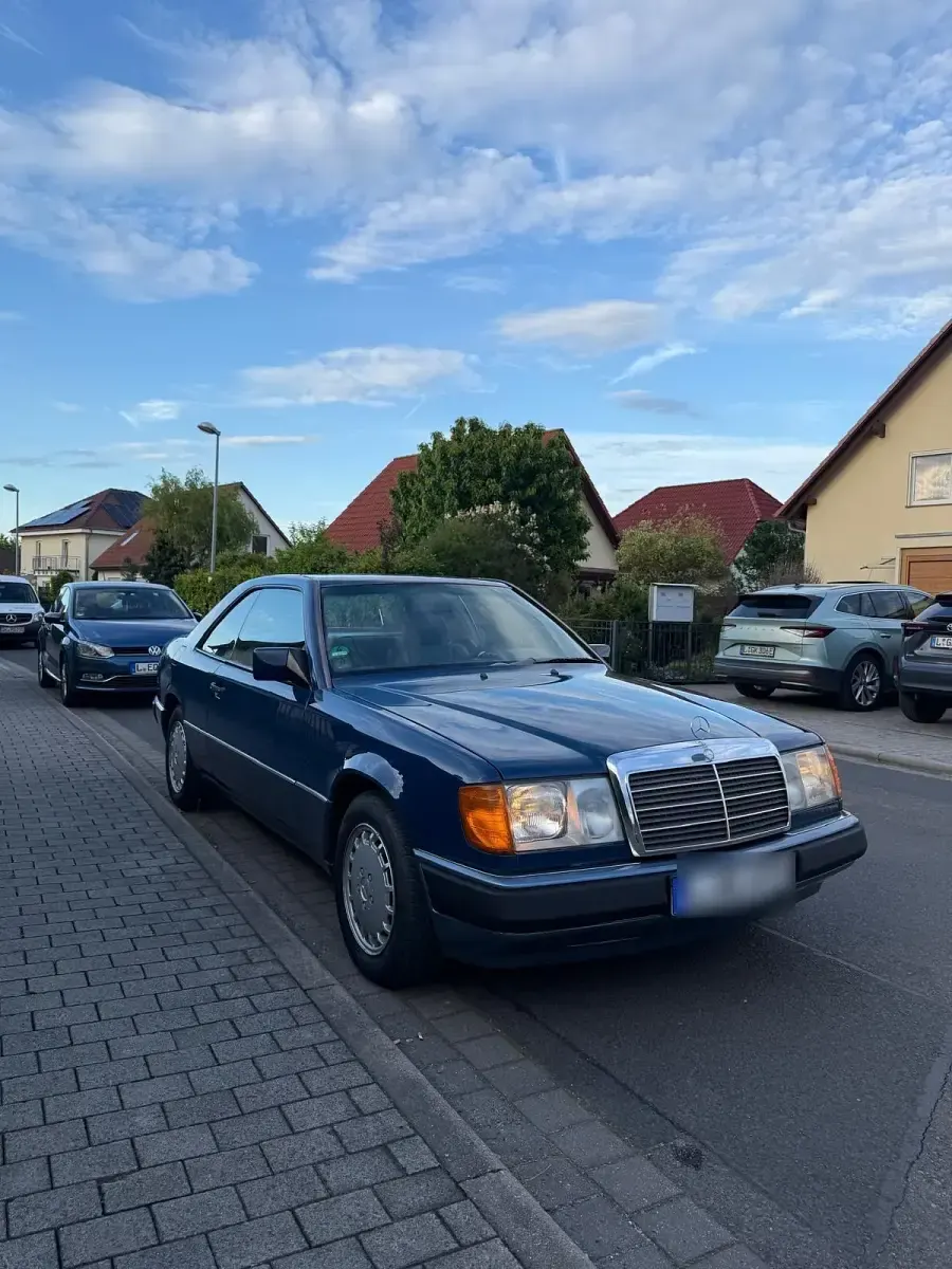 Gebraucht Mercedes 230 136 PS (100 kW) 1990 Blau Coupé