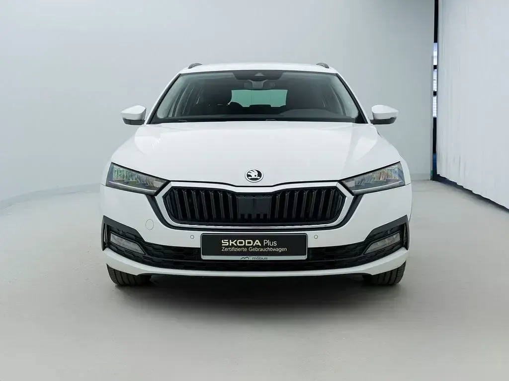 Gebraucht Skoda Octavia Ambition 150 PS (110 kW) 2023 Candyweiß Kombi