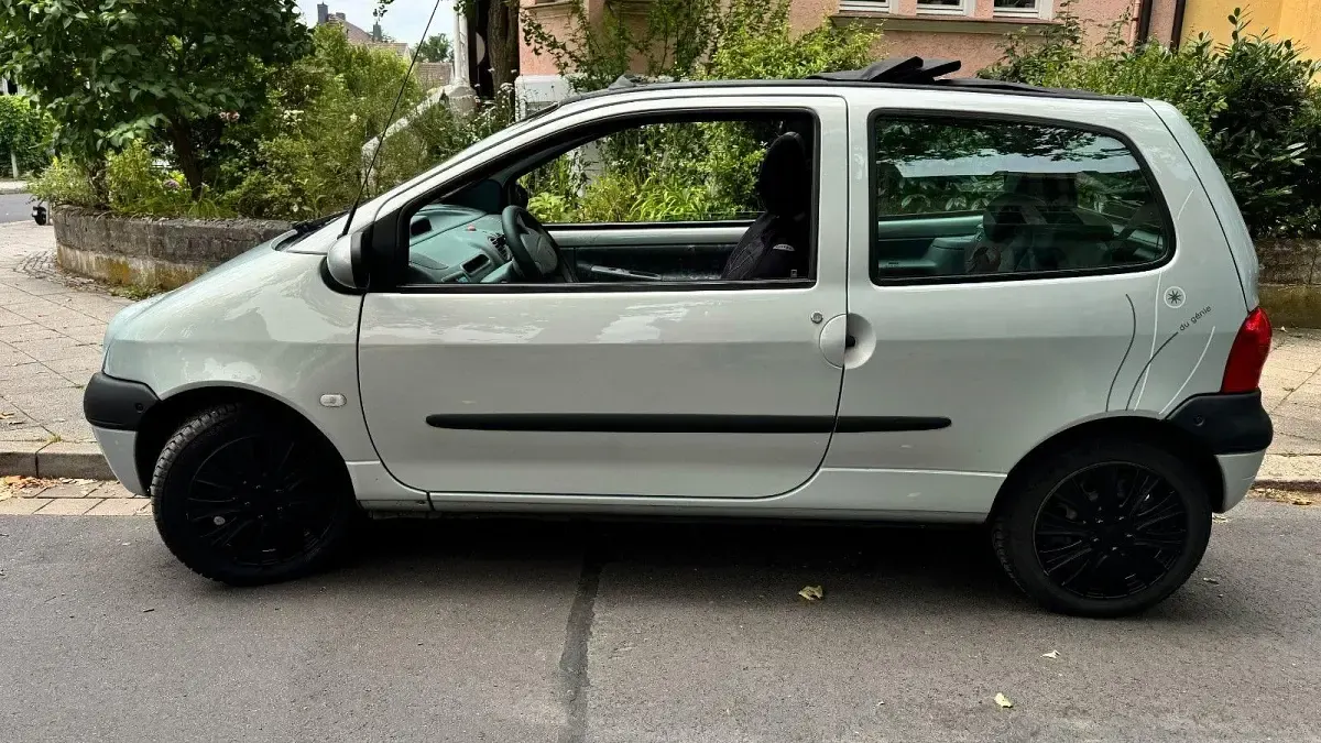 Gebraucht Renault Twingo 75 PS (55 kW) 2007 Silber Kleinwagen