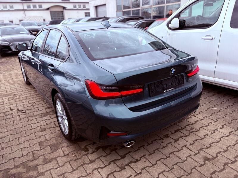 Gebraucht BMW 330 252 PS (185 kW) 2021 Blau Limousine