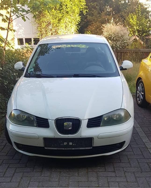 Weiß Gebraucht 2004 Seat Cordoba Limousine | 999 € (Superpreis) - Bild 1/4