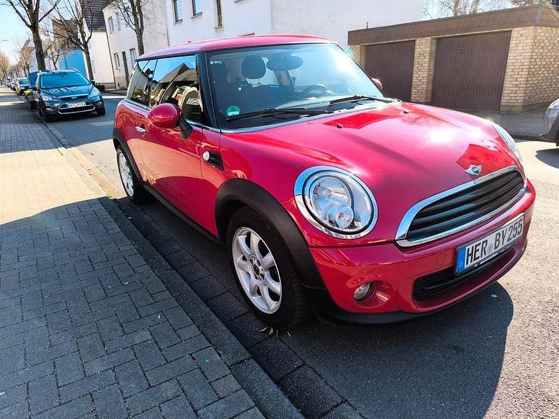 Used Mini ONE 75 HP (55 kW) 2011 Red Hatchback