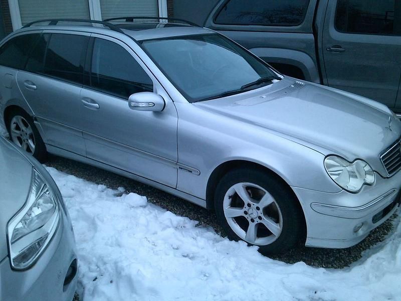 Gebraucht Mercedes C180 Elegance 143 PS (105 kW) 2005 Silber Limousine