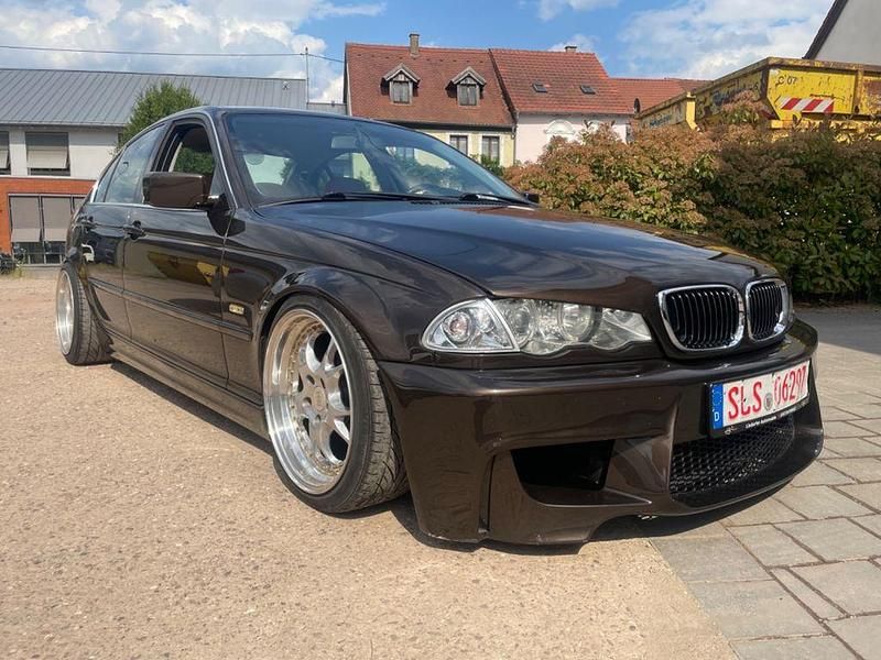 Braun Gebraucht 1998 BMW 318 M Sport Limousine | 7.500 € - Bild 1/4