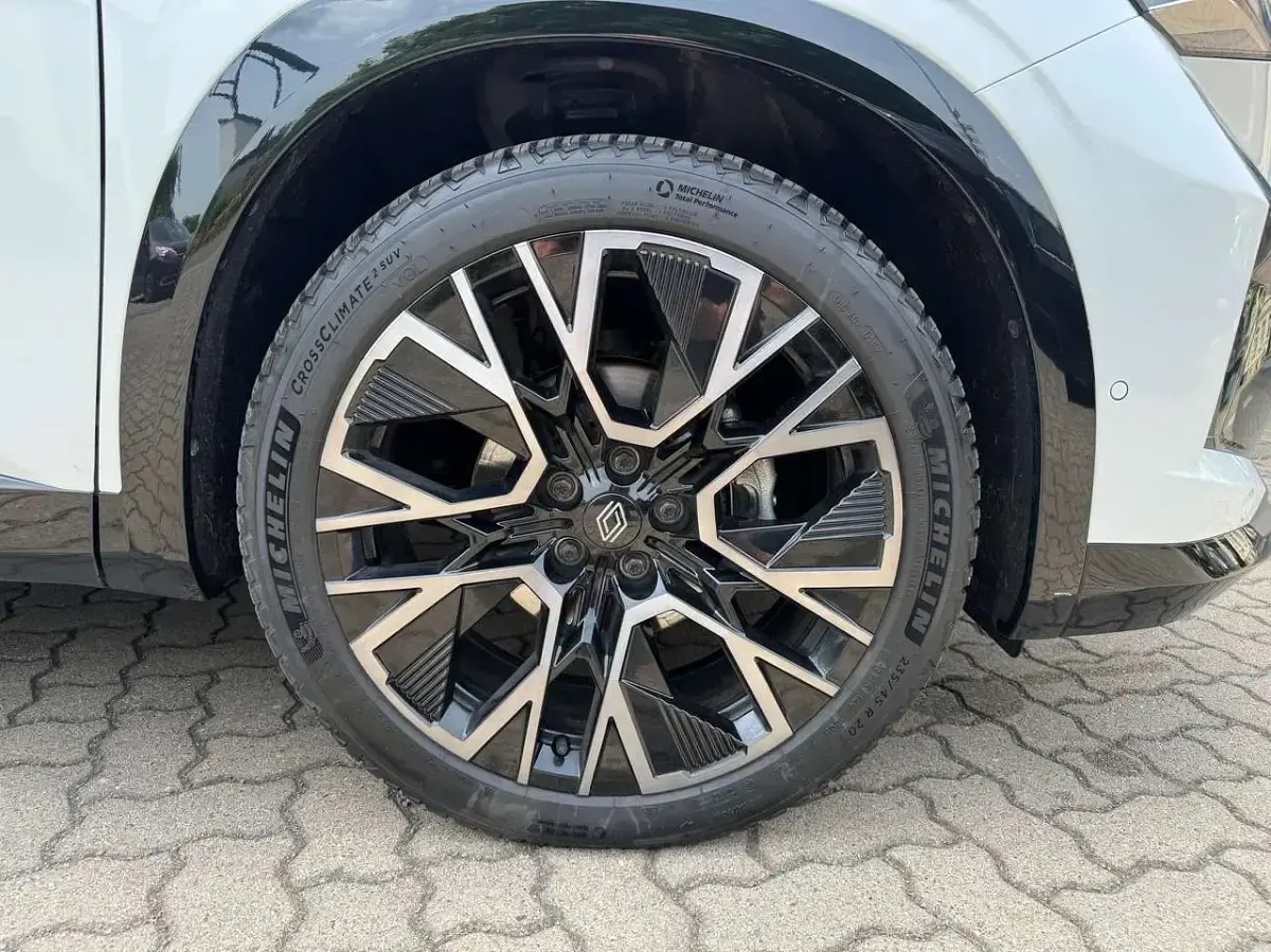 Gebraucht Renault Austral Esprit Alpine 158 PS (116 kW) 2025 Perlmjut SUV