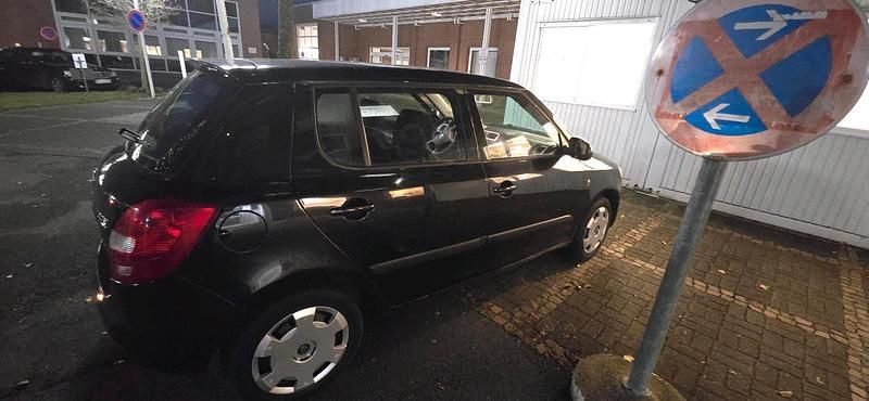 Schwarz Gebraucht 2007 Skoda Fabia Limousine | 3.300 € (Etwas zu teuer) - Bild 1/4