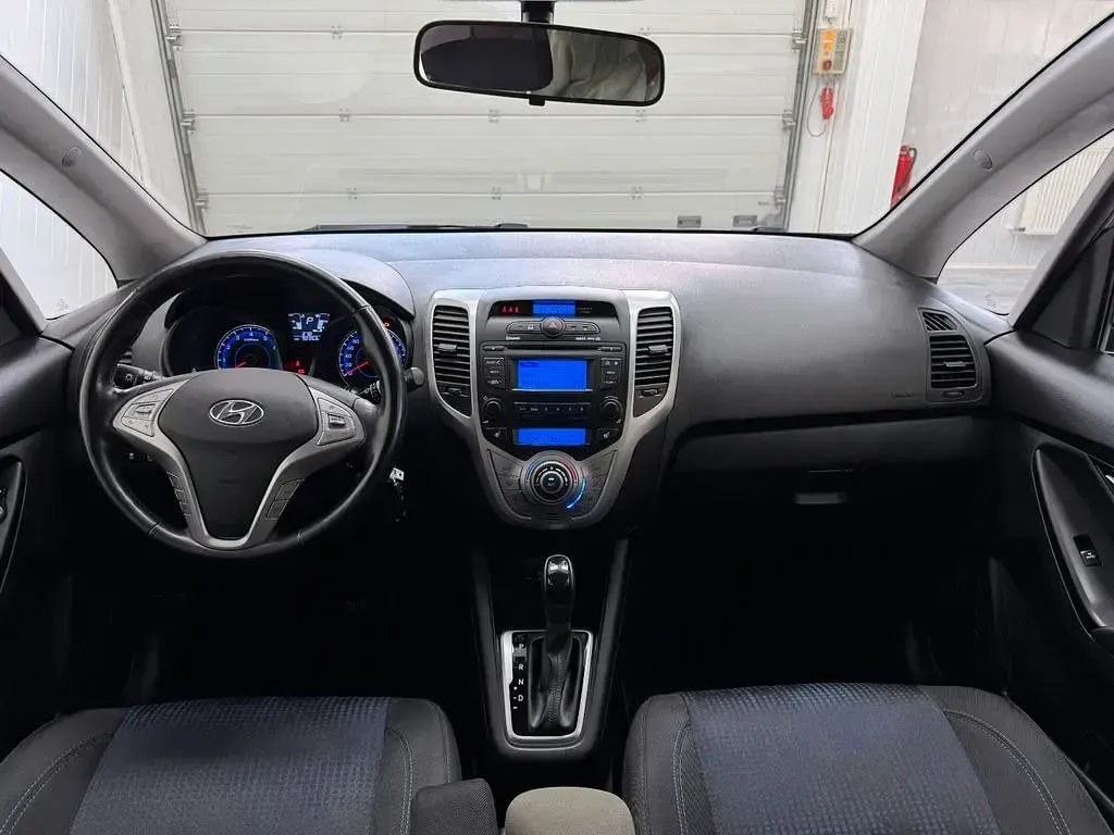 Gebraucht Hyundai i20 125 PS (91 kW) 2019 Grau Kleinwagen