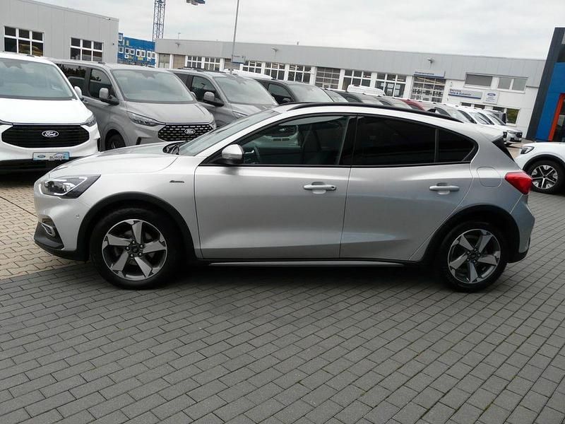 Gebraucht Ford Focus Active X 155 PS (114 kW) 2021 Silber Limousine