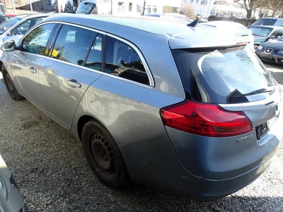 Gebraucht Opel Insignia 160 PS (117 kW) 2013 Silber Kombi