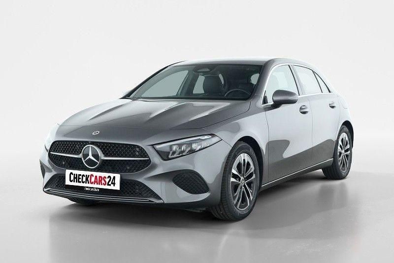 Grau Gebraucht 2024 Mercedes A200 Progressive Limousine | 36.189 € (Teuer) - Bild 1/4