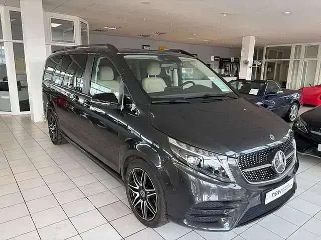 Gebraucht Mercedes V300 Avantgarde Edition 237 PS (174 kW) 2022 Grau Van / Kleinbus