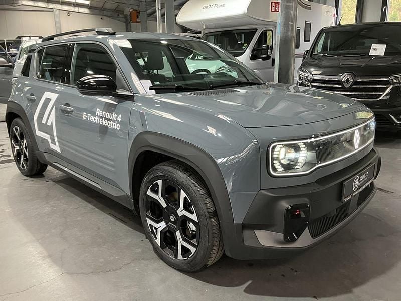 Grau Gebraucht 2025 Renault 4 E-Tech Komfort SUV | 32.790 € (Superpreis) - Bild 1/4