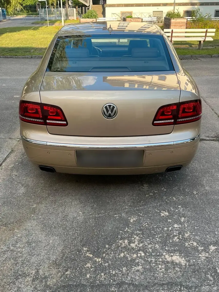 Gebraucht VW Phaeton 335 PS (246 kW) 2016 Gold Limousine