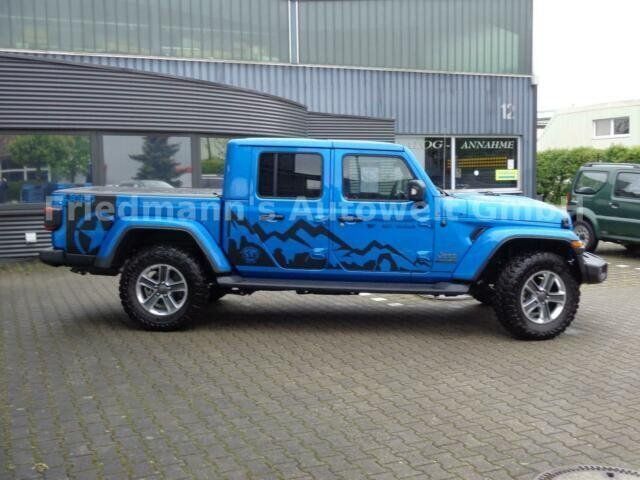 Gebraucht Jeep Gladiator 80th Anniversary 264 PS (194 kW) 2021 Blau metallic Pickup