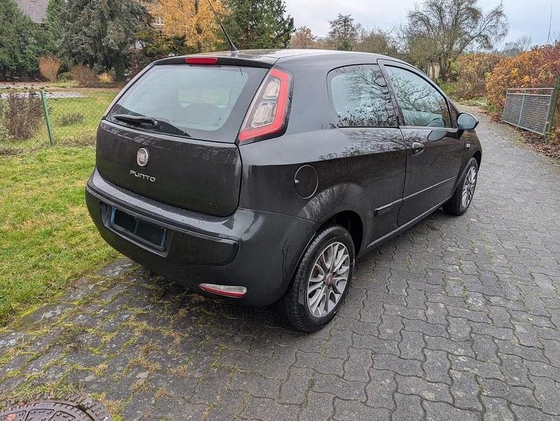 Gebraucht Fiat Punto 77 PS (56 kW) 2011 Schwarz Kleinwagen
