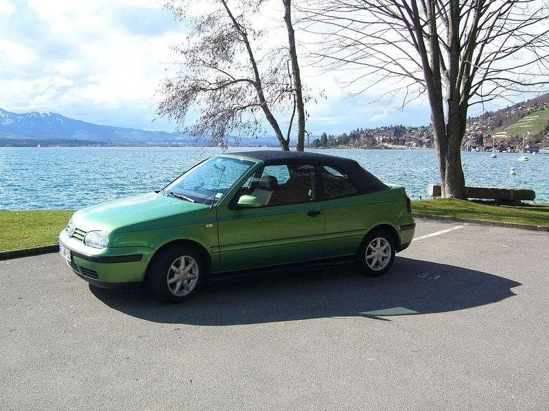 Grün Gebraucht 1999 VW Golf Cabriolet Edition Cabrio | 5.000 € - Bild 1/4