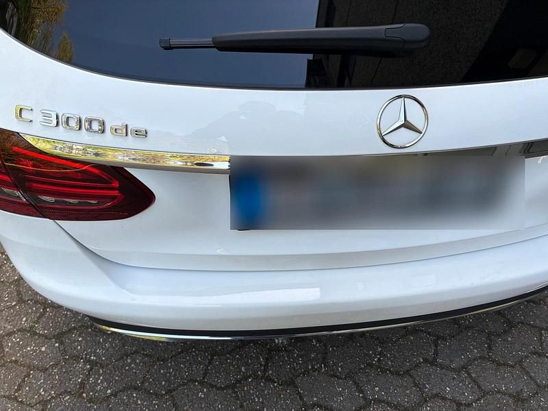 Gebraucht Mercedes C300e 194 PS (142 kW) 2019 Weiß Kombi