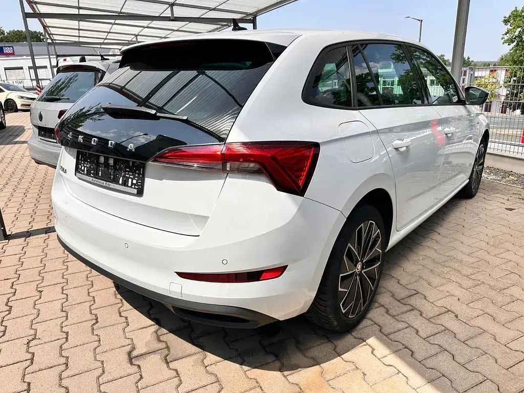 Gebraucht Skoda Scala Drive 116 PS (85 kW) 2021 Weiß Kleinwagen