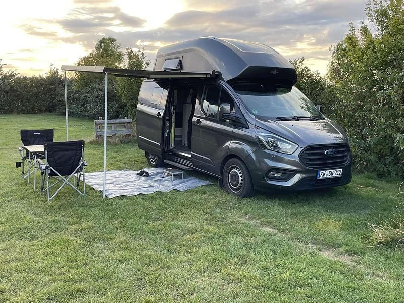 Grau Gebraucht 2019 Ford Transit Custom Nugget Van / Kleinbus | 47.499 € (Teuer) - Bild 1/4