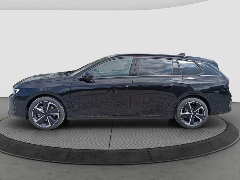 Neu Opel Astra Edition 131 PS (96 kW) 2025 Lackierung schwarz perla nera/ Kombi