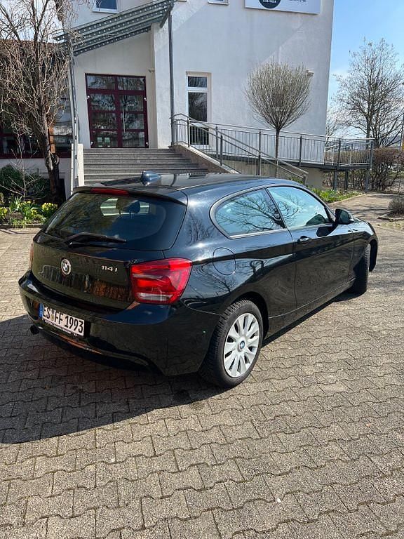 Gebraucht BMW 114 102 PS (75 kW) 2013 Schwarz Kleinwagen