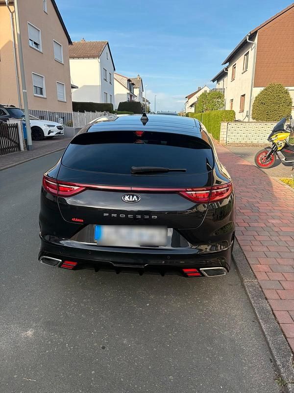 Gebraucht Kia ProCeed GT 204 PS (150 kW) 2019 Schwarz Kombi