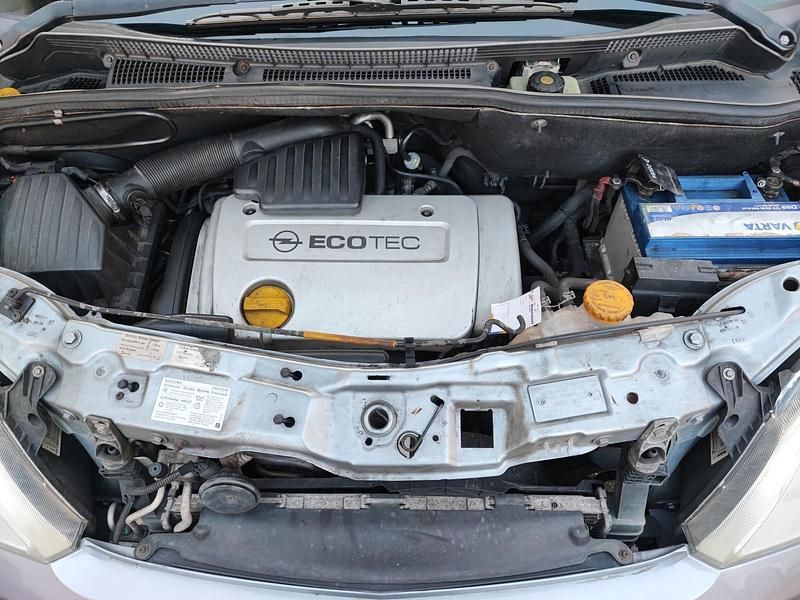 Gebraucht Opel Meriva 101 PS (74 kW) 2004 Silber Van / Kleinbus