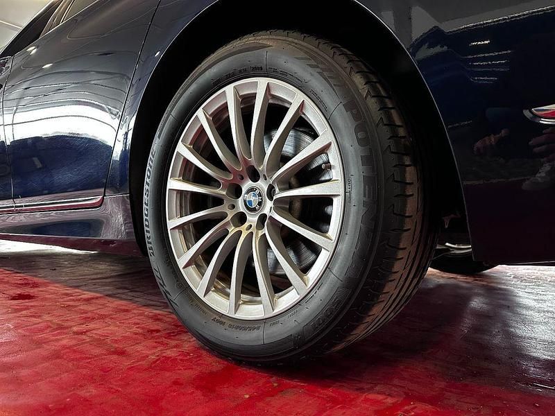 Gebraucht BMW 730 265 PS (194 kW) 2020 Imperialblau brillanteffekt Limousine