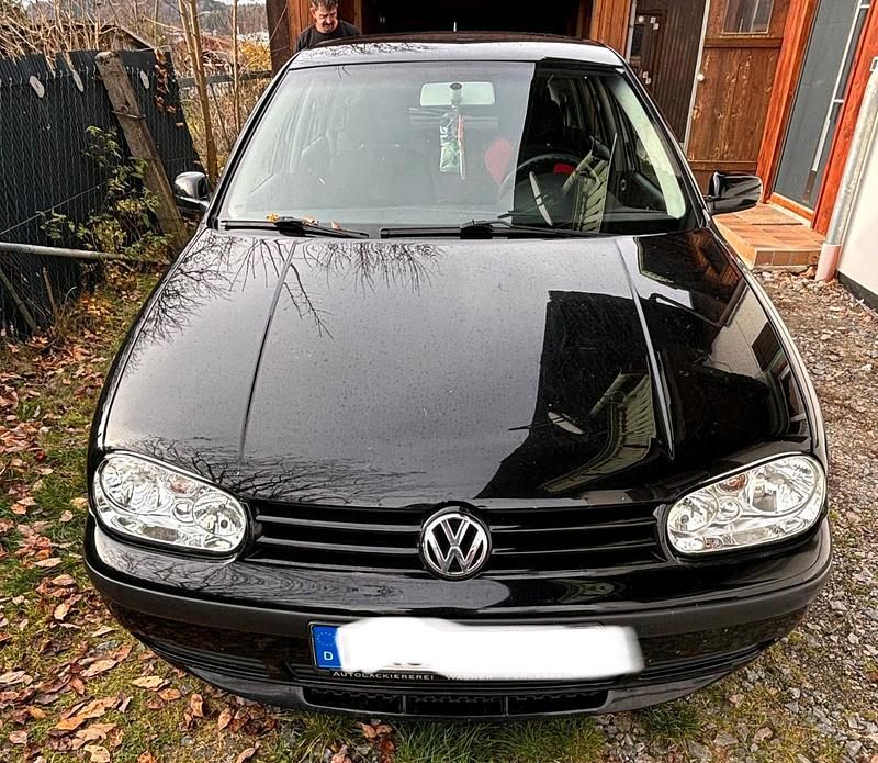 Schwarz Gebraucht 2004 VW Golf IV Kleinwagen | 900 € (Guter Preis) - Bild 1/4