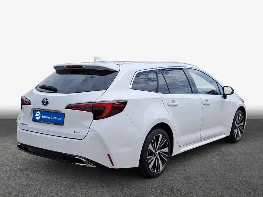 Neu Toyota Corolla 178 PS (130 kW) 2026 Weiß Kombi