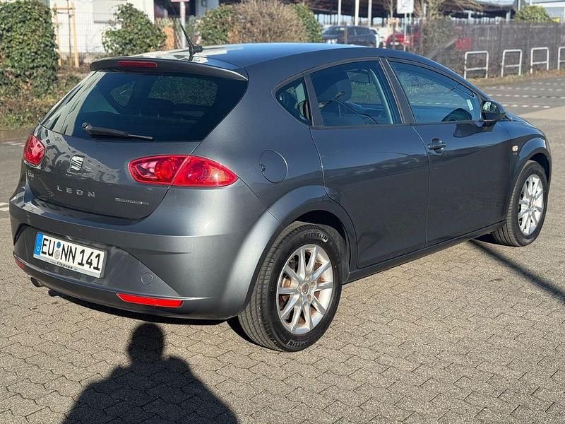 Gebraucht Seat Leon 105 PS (77 kW) 2012 Grau Limousine