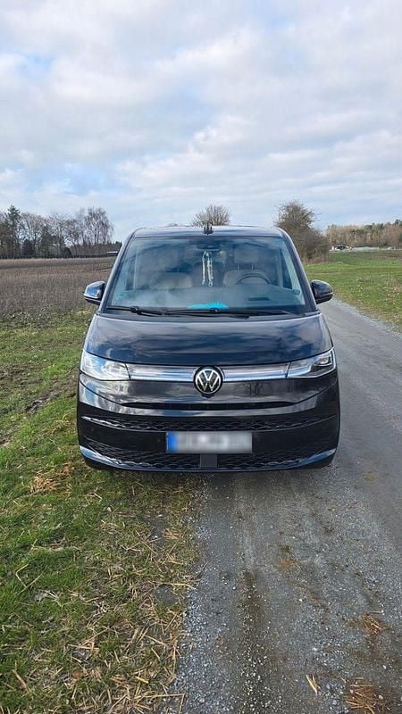 Gebraucht VW Multivan Style 150 PS (110 kW) 2023 Schwarz Van