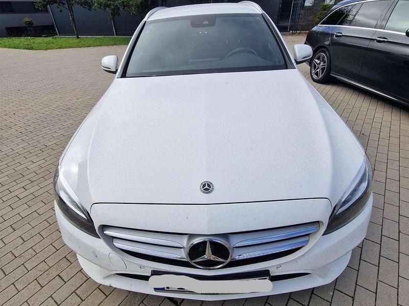 Polarweiß Gebraucht 2020 Mercedes C300e Kombi | 18.000 € (Superpreis) - Bild 1/4