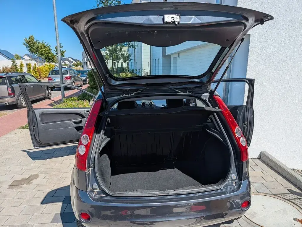 Gebraucht Ford Fiesta Ambiente 69 PS (50 kW) 2007 Blau Kleinwagen