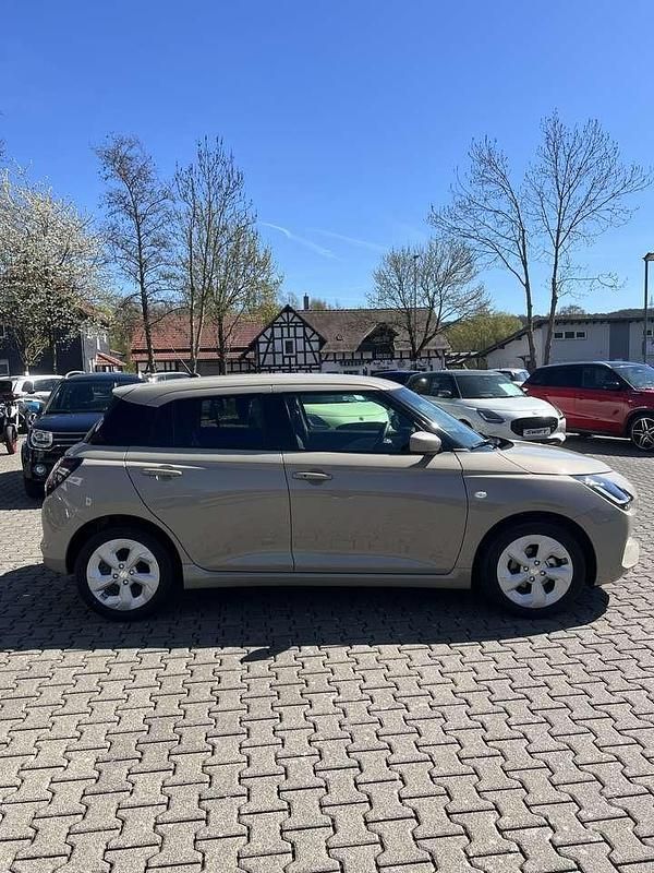 Neu Suzuki Swift Comfort 83 PS (61 kW) 2026 Beige Kleinwagen