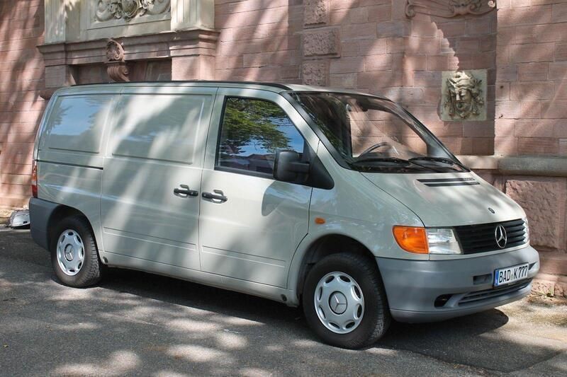 Beige Gebraucht 1997 Mercedes Vito Van / Kleinbus | 12.000 € - Bild 1/4