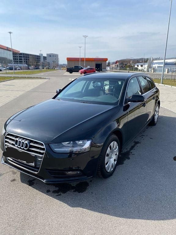 Gebraucht Audi A4 Sport 190 PS (139 kW) 2014 Schwarz Kombi
