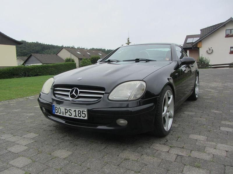 Schwarz Gebraucht 2002 Mercedes SLK200 Cabrio | 4.450 € (Fairer Preis) - Bild 1/4