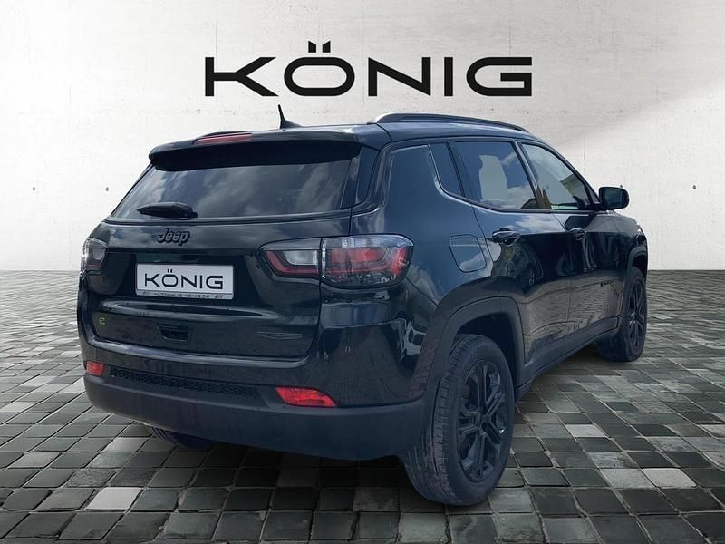 Usado Jeep Compass Night Eagle 131 HP (96 kW) 2023 Preto SUV