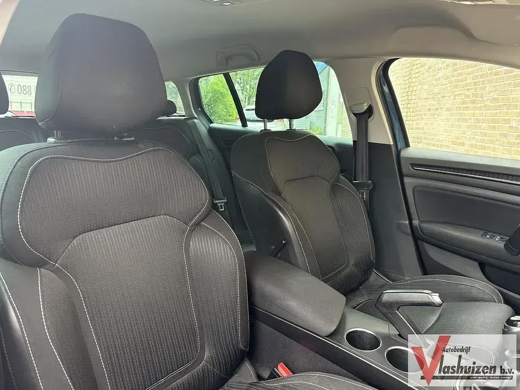 Gebraucht Renault Mégane Zen 131 PS (96 kW) 2017 Blau Kombi